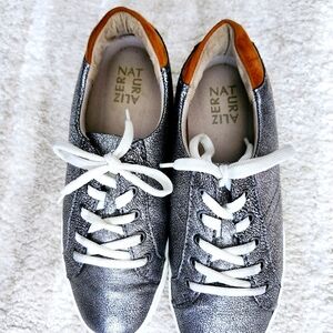 Naturalizer Silver and brown  size 8W glittery shoes.